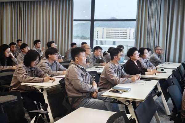 新闻封面